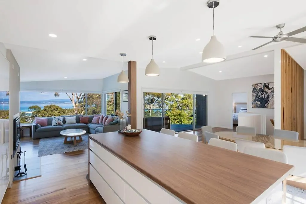 Holiday home Ads On Collins - 4 Bedroom And Pet Friendly Merimbula